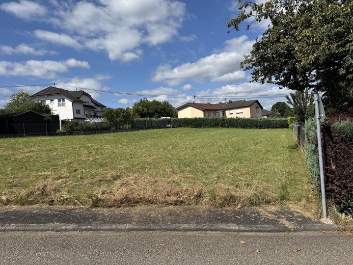 Erschlossenes Baugrundstück in ruhiger Lage mit sehr guter Verkehrsanbindung – Foto 11