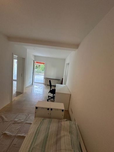 WG Zimmer möbliert 2