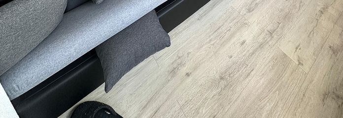 helles u. großes Wohnzimmer