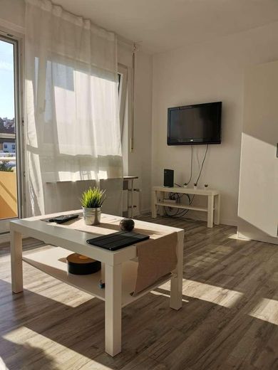 1 Zimmer Wohnung - Renoviert und liebevoll eingerichtet – Wohnbereich
