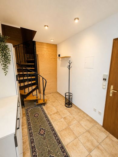 MAISONETTEWOHNUNG MIT GROSSEM BALKON – Flur 