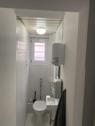 Edificio residencial y comercial en una ubicación céntrica de Lohmar – WC Büro EG