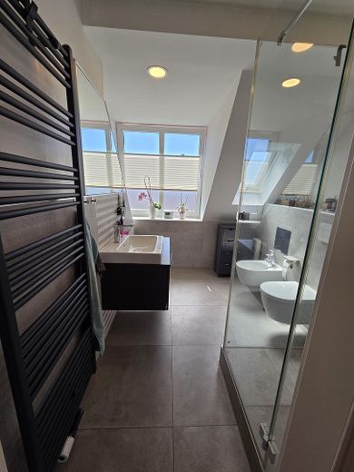 Apartamento ático de alta calidad de 3½ habitaciones, sin comisión y sin intermediario, con posibilidad de ampliación en el desván – Foto 18