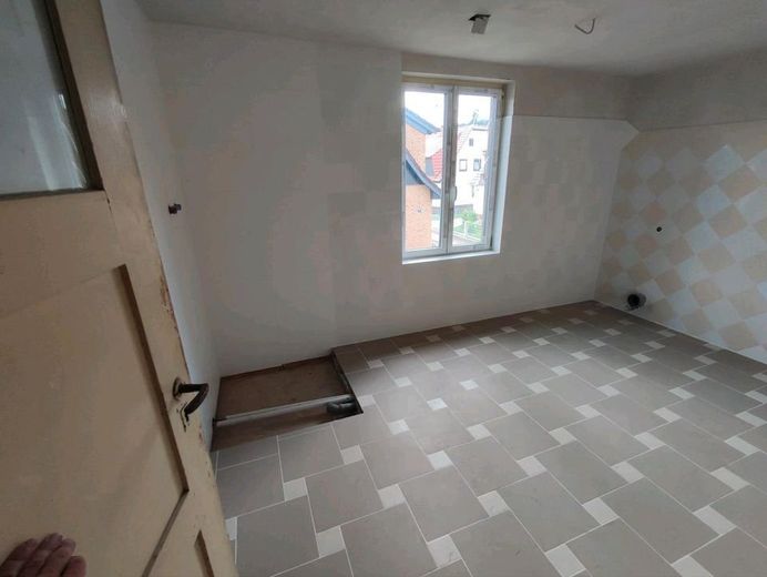 Schwallungen, dom jednorodzinny + budynki dodatkowe – 8293845e14012f3501a326d27786ec1f.jpg