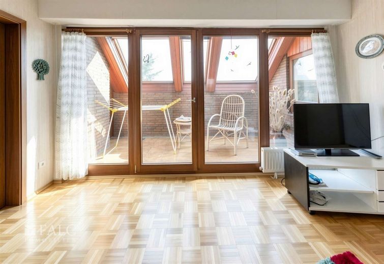 Ruhe und Privatsphäre: Einfamilienhaus in ruhiger Seitenstraße! – Wintergarten