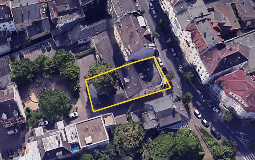 Immobile d'investimento: edificio residenziale e commerciale in posizione d'angolo con solida base commerciale – Luftaufnahme 