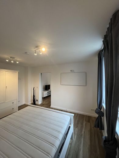 # Mükemmel WG'niz için: Yeni banyolu ve büyük yaşama mutfaklı, en iyi konumda geniş 130 m² daire – Photo 8