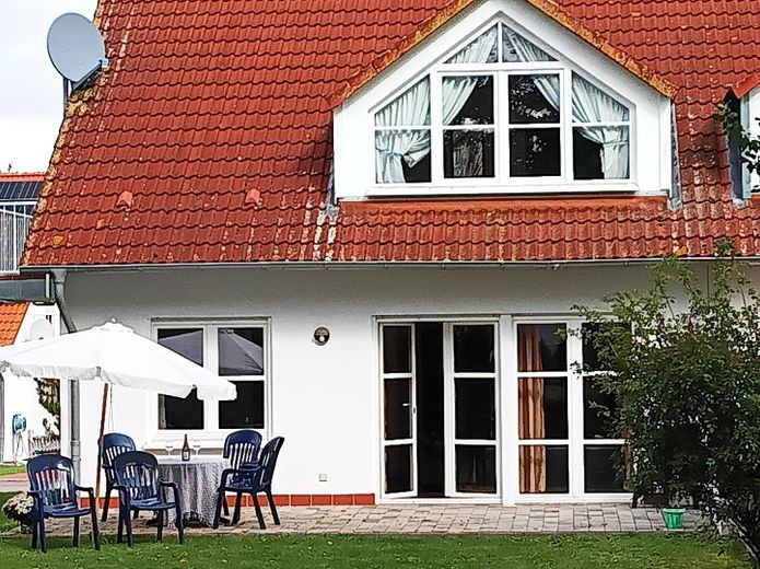 Doppelhaushälfte auf der Insel Rügen zu verkaufen – Terrasse