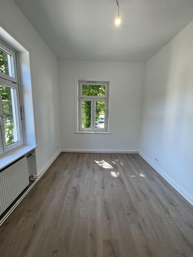 Schöne vier Zimmer Altbauwohnung – Kinderzimmer