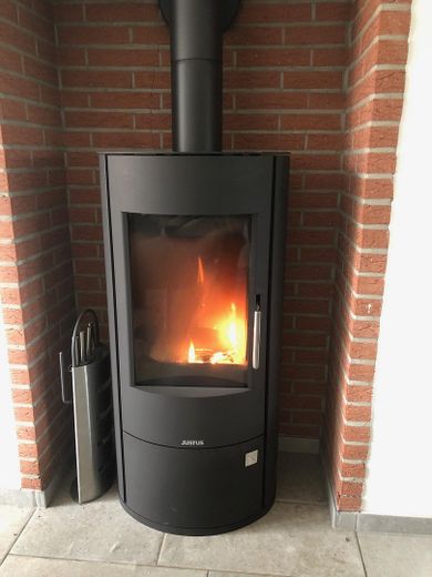 Leben zwischen Land und Meer – Stilvoll modernisierter Resthof – Kaminofen