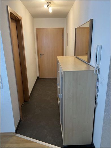 Jasne mieszkanie 3,5-pokojowe we Freiberg am Neckar – Flur