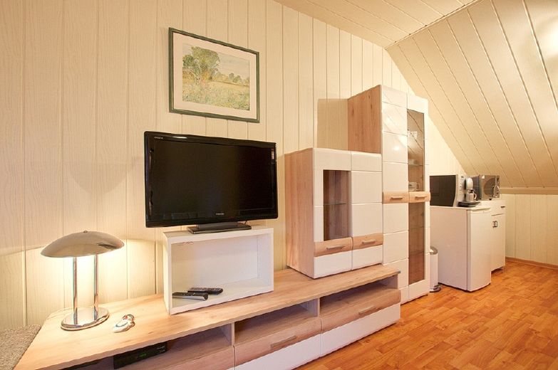 Gemütliches Dachgeschossapartment im Einfamilienhaus, für Berufspendler, Internetzugang, gute ruhige Wohnlage von Recklinghausen – 8f27ccd42cbb1ffe200ababf263bbfc2ae55ad96.jpg