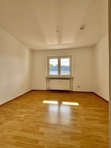 3 habitaciones con balcón y plaza de aparcamiento – Foto 10