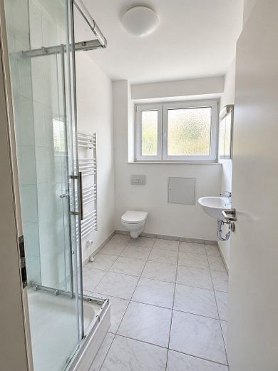 Habitación en piso compartido femenino, Stuttgart-Norte, DHBW al lado – Bad mit Dusche und WC