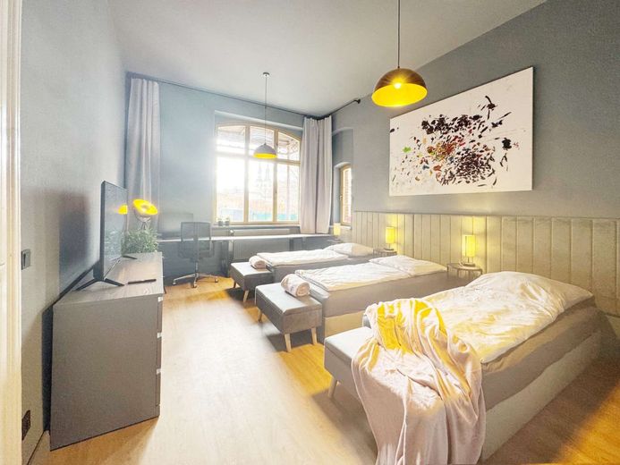 Design trifft Natur - Ferien-Wohnung am Kanal für bis zu 8 Personen (115m2) in Schönebeck – Schlafzimmer 1 mit 3 Einzelbetten