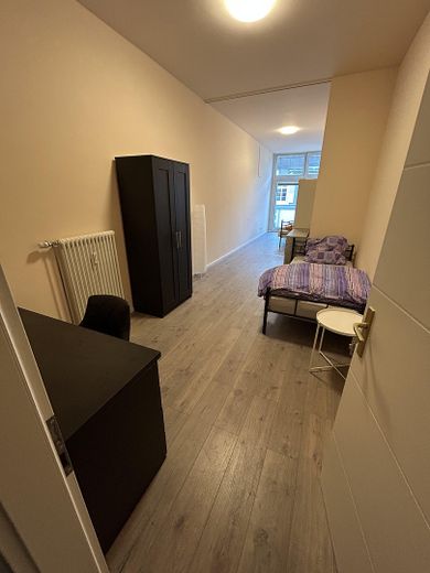 Przestronne mieszkanie 7-pokojowe z 2 balkonami i 2 miejscami parkingowymi w doskonałej lokalizacji w centrum Karlsruhe – Schlafzimmer 2