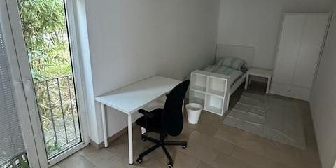 WG Zimmer möbliert