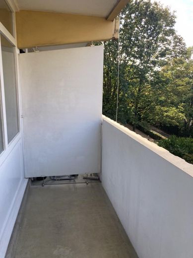 Saubere Wohnung an Student/in sofort längerfristig zu vermieten! – Balkon 