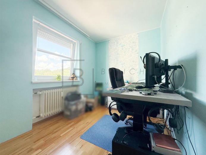 Helle 4-Zimmer-Wohnung in zentraler und familienfreundlicher Lage &amp; KFZ- Stellplatz – Büro-Kinderzimmer