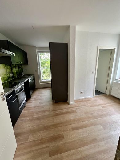 Schicke 4R-Wohnung | EBK | großes WoZi | Balkon | 2 Bäder – Küche mit Einbauküche