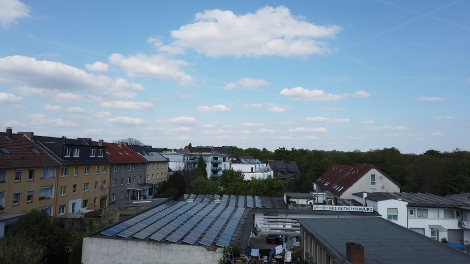 Topsanierte DG Wohnung, WG geeignet, Einbauküche, zentral – Foto 11