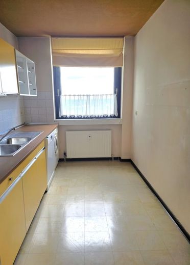 Hochheim Skyline:
3-Zimmer; 96 m²; überdachte Terrasse; toller Fernblick; seniorengeeignet! – Separate Küche
