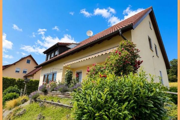 349.000,- per casa bifamiliare libera con vista mozzafiato a Zauppenberg