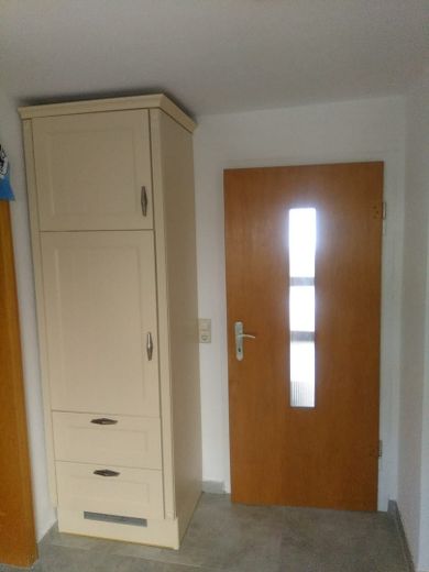 (105-02) möbeliertes 1 Zimmer in 2 er WG (Küche-Dusche-WC) in ruhiger Lage – Foto 2