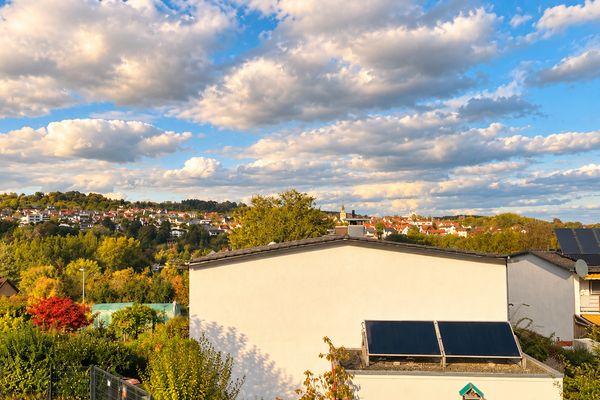 Środkowy dom szeregowy z widokiem na dolinę Neckar – *BEZ PROWIZJI*