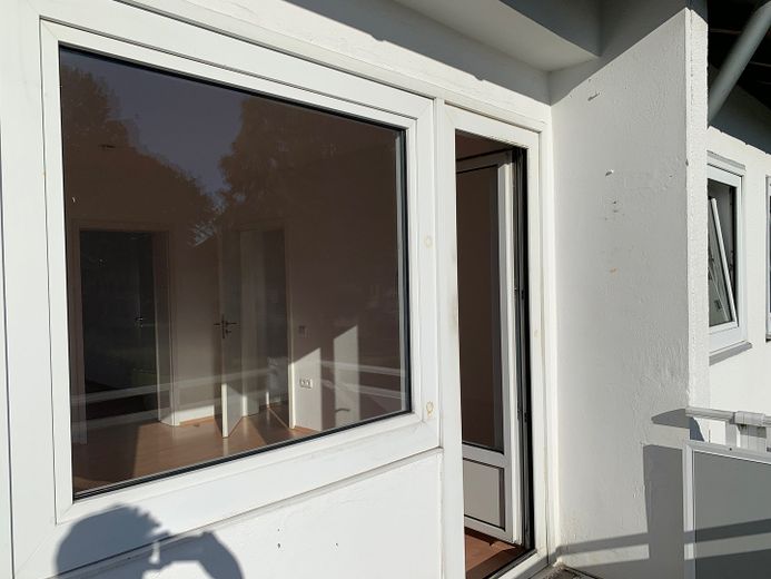 Schöne helle 2,5-Zimmerwohnung mit neuem Tageslichtduschbad und Süd-Westbalkon – Balkon