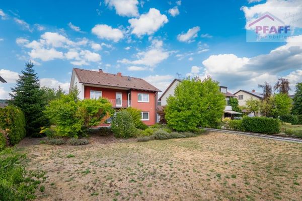 ¡Llegar a casa en Gottmadingen, en la calle Ramsener! Casa unifamiliar con potencial para más