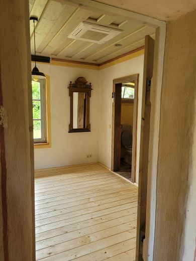 Schlafzimmer mit separatem WC