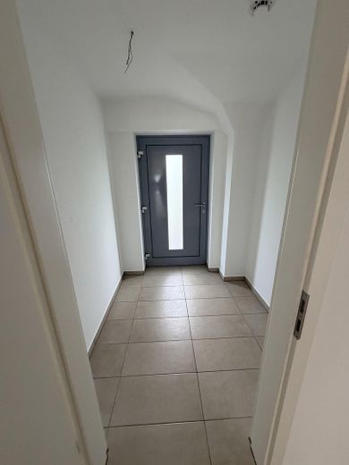 شقة مشرقة وواسعة مكوّنة من 3,5 غرف مع تجهيزات راقية في باد ميرغنتهايم – Eingang/Schmutzschleuse