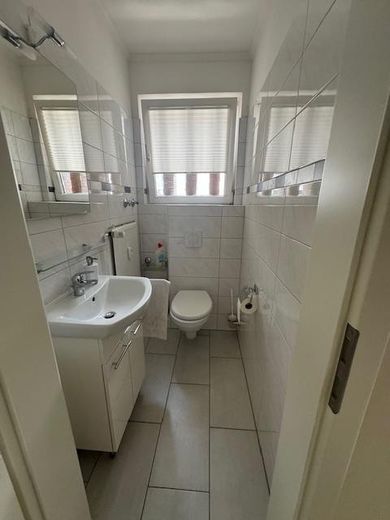 separates WC