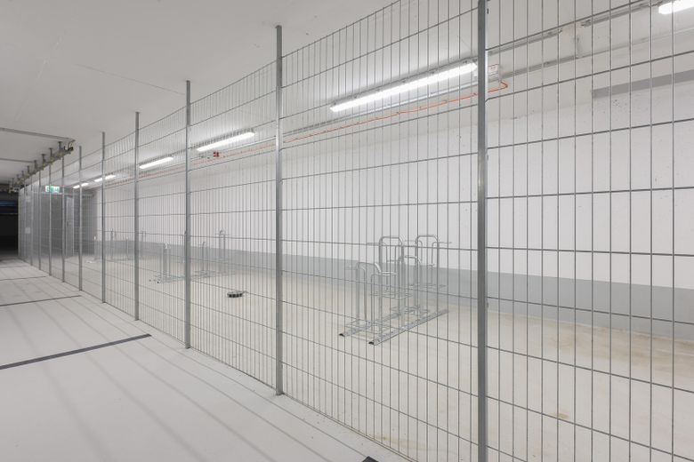 2 Zimmer Luxus Neubau - Einbauküche + Parkett - vom Eigentümer – Fahrradraum