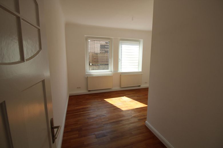 Frisch renovierte E.G Wohnung mit Balkon und Garten zur Mitnutzung – Foto 14