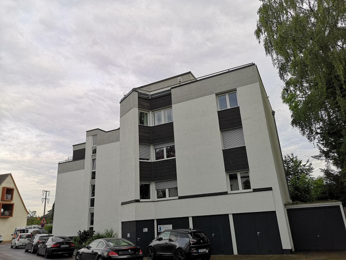 Recent gerenoveerde 2-kamer souterrainwoning direct naast de S-Bahn. Ideaal voor forenzen – Außenansicht