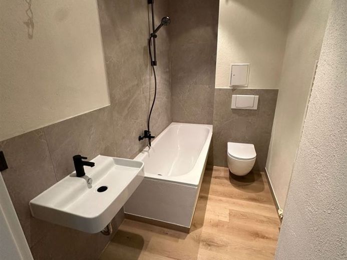 Neu-Sanierte und vermietete 1-Zimmer mit Wannenbad auf dem Kaßberg! – Foto 1