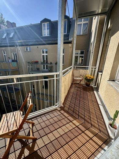 Luminoso appartamento arredato in edificio d’epoca con balcone a Berlino-Friedenau – Balkon
