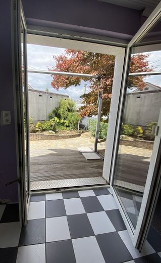 Single-family house in 1930s villa style - Private sale – aus Küche auf Terrasse