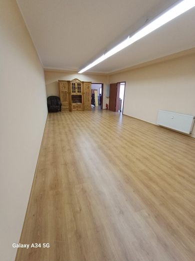 Veelzijdig bruikbaar commercieel vastgoed (kantoor, praktijk, hal, studio, ambacht, handel). 1a-locatie – Raum 3, ca. 50qm