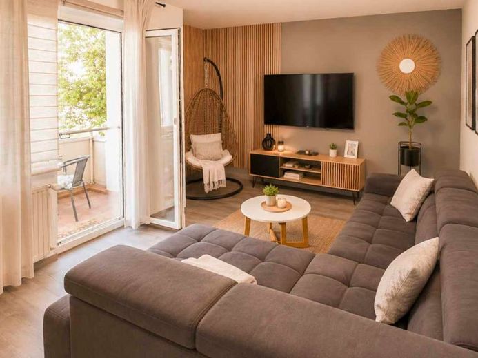 FREI AB 10/2026! Urbanes Wohnen mit Charakter – modernisierte 3-Zimmer-Eigentumswohnung mit Balkon – Foto 1