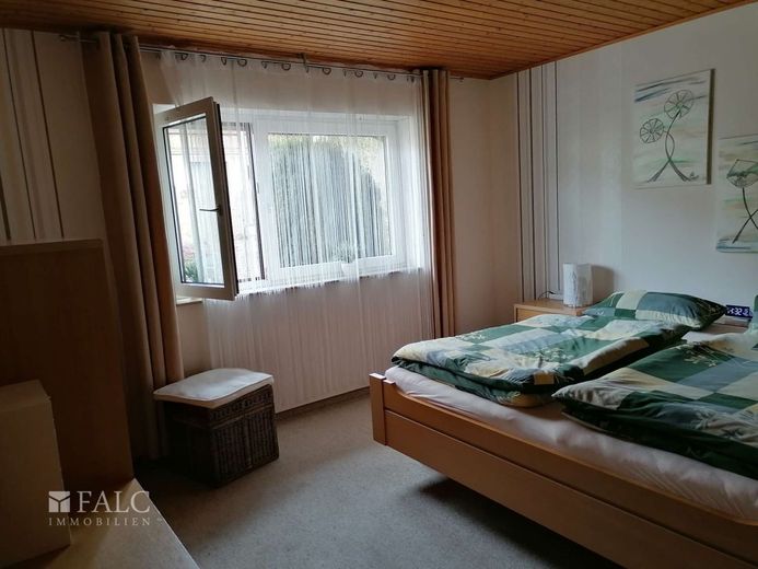 Repräsentatives Mehrfamilienhaus mit Traumgrundstück- – Schlafzimmer EG