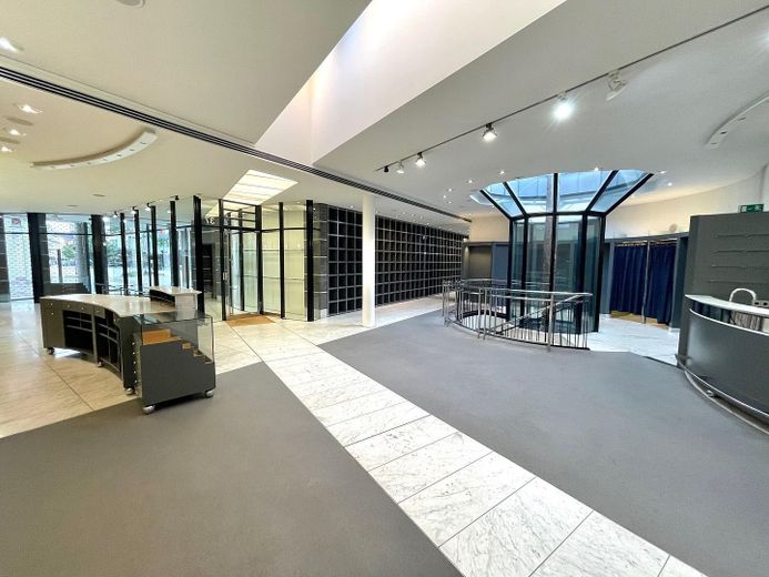 Exklusive(s) Ladenlokal / Einzelhandelsfläche / Büro in der Innenstadt von Mönchengladbach-Rheydt – Foto 10