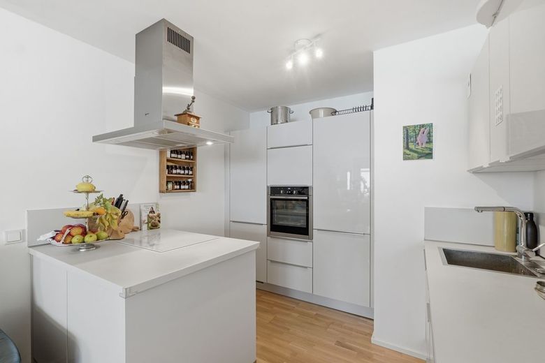 3 Zimmer Wohnung mit Balkon in Köln-Nippes zu kaufen – Einbauküche