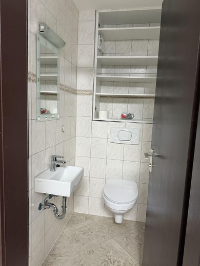 Modernisierte 4,5 Zimmer Wohnung mit Balkon, EBK und TG-Box in begehrter Wohnlage von Sindelfingen – WC
