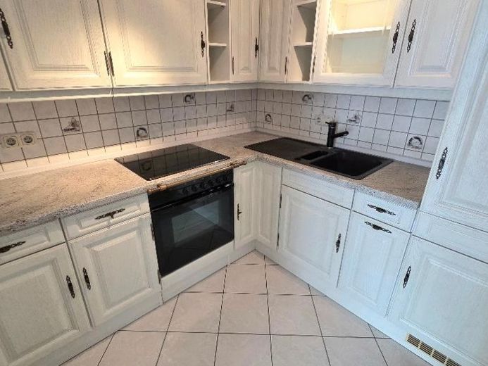 Ausgezeichnete 3-Raum-Whg. mit EBK und Balkon in hervorragender Wohnanlage – Foto 1