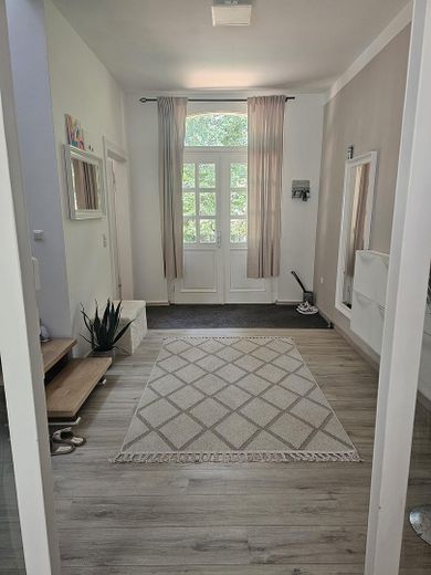 Großzügiges Haus in Alleinlage mit großem Garten – Eingangsbereich