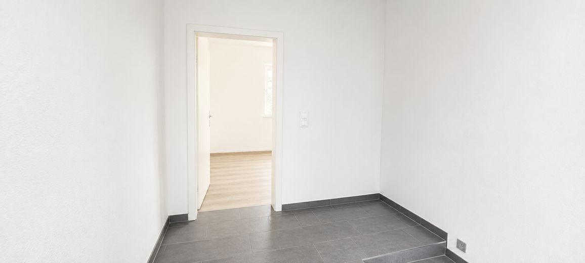 Appartamento di 121 m² completamente ristrutturato, libero · 2° piano · Bochum-Grumme – Wonhungs Eingang