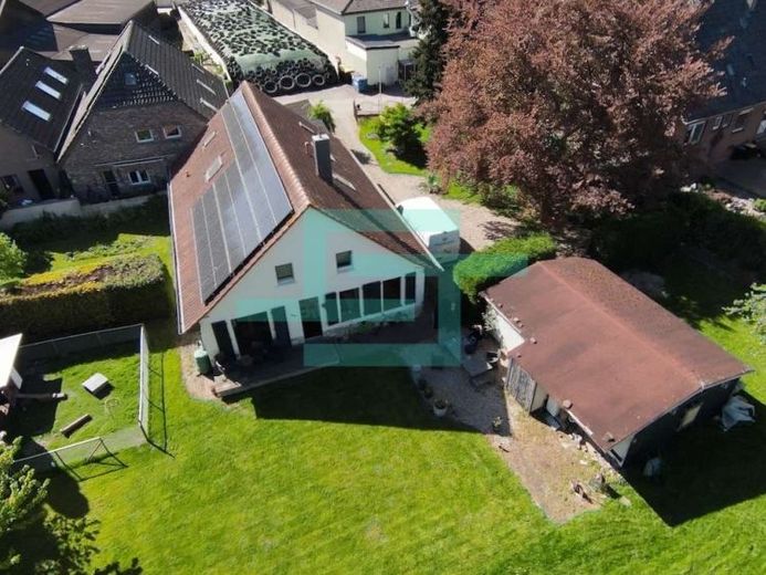 Wohnen und Arbeiten in Rees-Esserden: Wohnhaus mit Hoffläche auf 1.682 m² Grund – Foto 1